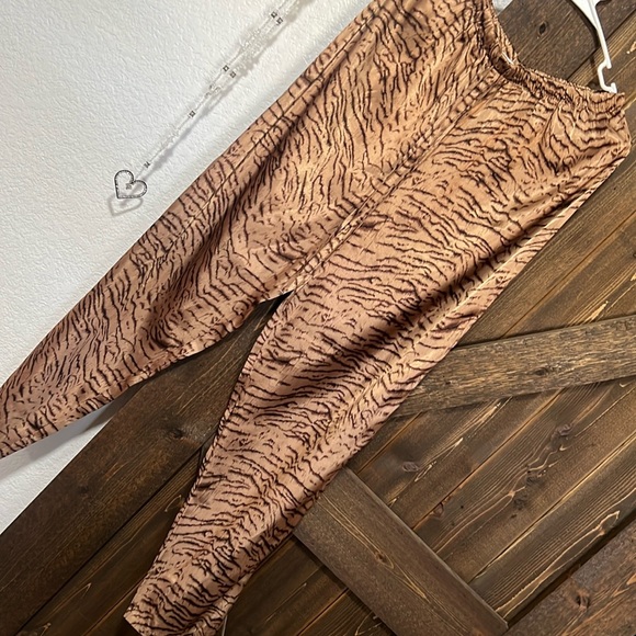 Animal print satin pijama pants, size L - Picture 1 of 5